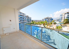 Просторная двухуровневая квартира с выходом в сад и продуманным зонированием