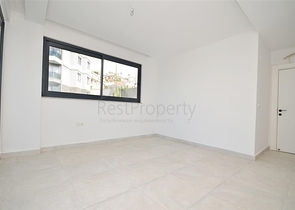 Просторная двухуровневая квартира с выходом в сад и продуманным зонированием