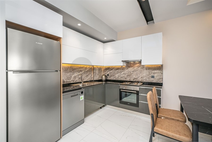 Квартира с мебелью в современном жилом комплексе