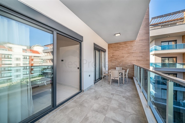 Квартира с мебелью в современном жилом комплексе