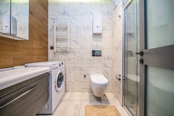 Квартира с мебелью в современном жилом комплексе