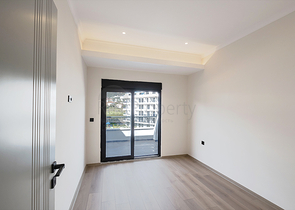 Пентхаус 2+1 с террасой в новом доме с благоустроенной территорией