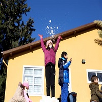 Детям Аланьи показали снег