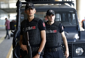 В Турции за порядком в небе будут следить полицейские