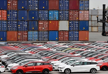 Экспорт растет, в лидерах автопром