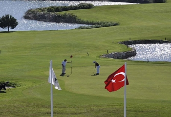 В Турции начался международный турнир по гольфу