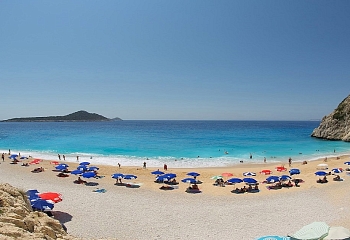 В Турции открываются общественные пляжи