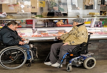 Стамбульский рынок сделали удобным для инвалидов