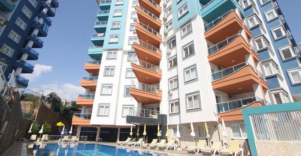 Просторная трехкомнатная квартира с большим балконом и видом на море