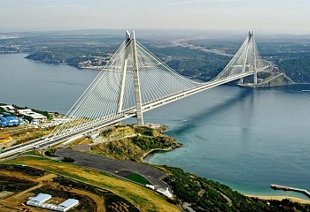 Второй Босфорский мост или Мост Султана Мехмеда Фатиха в Стамбуле