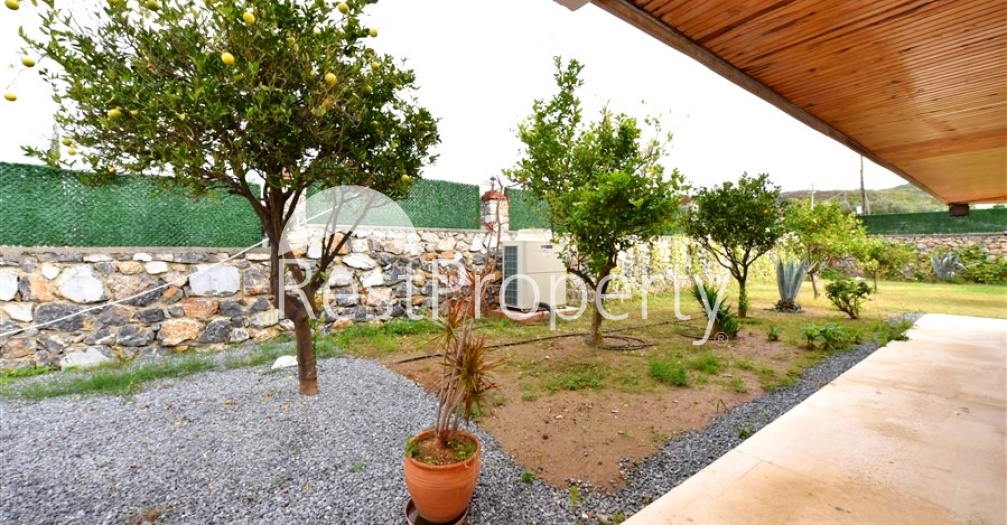 Шикарный дом с собственным бассейном и садом в районе Демирташ - Фото 10