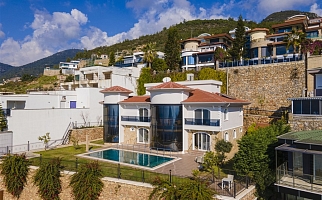 Просторная двухэтажная вилла с панорамным видом на Средиземное море - Фото 2